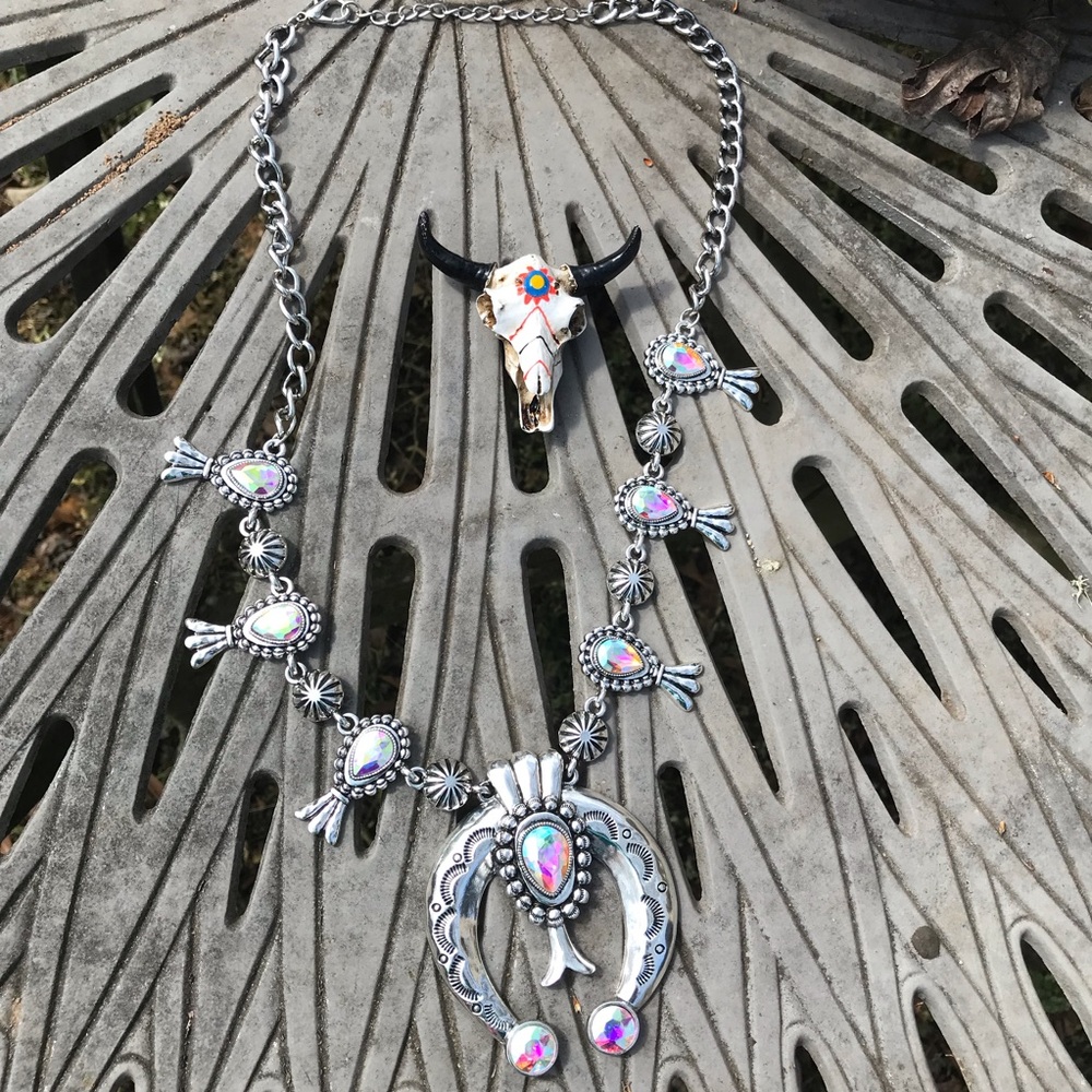 Bohemian Western Cowboy Horseshoe Squash Blossom Silver Rhinestone Necklace - Picture 14 of 16